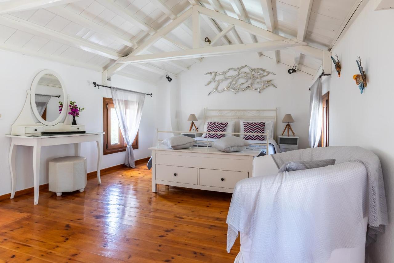 Villa Fotini Kalivi In Raches Panormos  エクステリア 写真